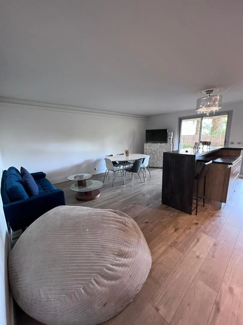アパート Le Bijou De Valrose - 4 Bedroom With Pool ニース フランス